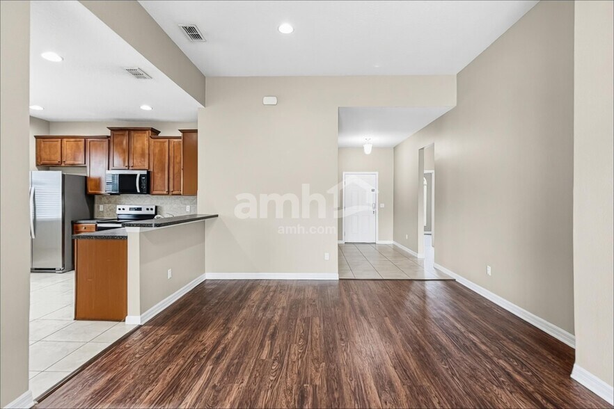 Building Photo - 607 Arbor Pointe Ave