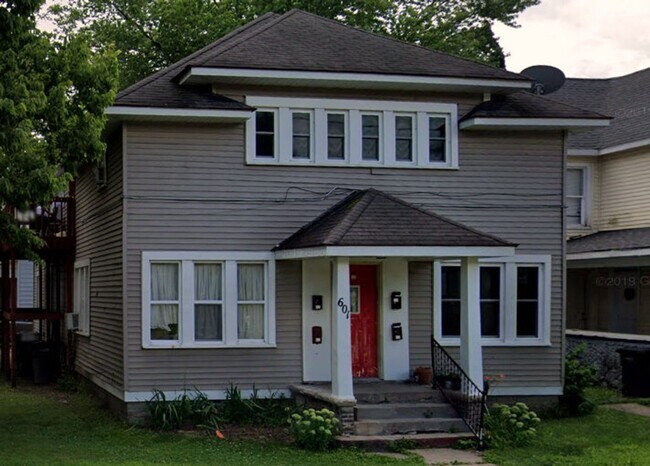 Primary Photo - 601 W Franklin St