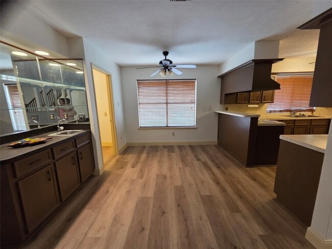 Building Photo - 14718 Earlswood Dr