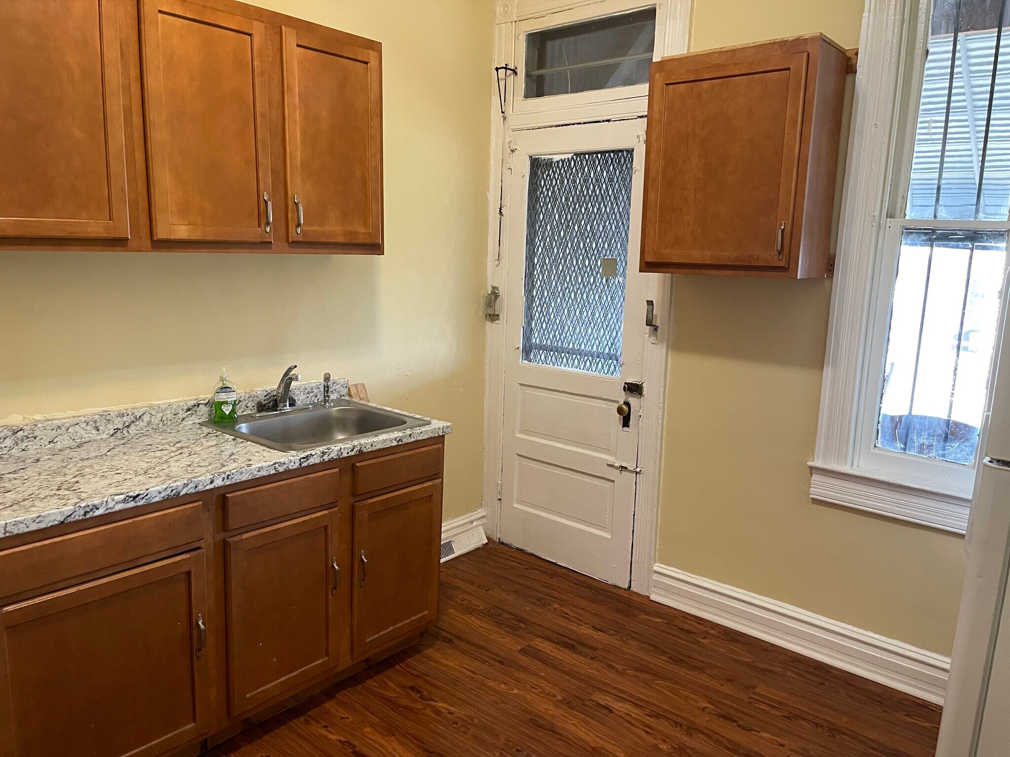 Building Photo - 2309 Avalon Ave