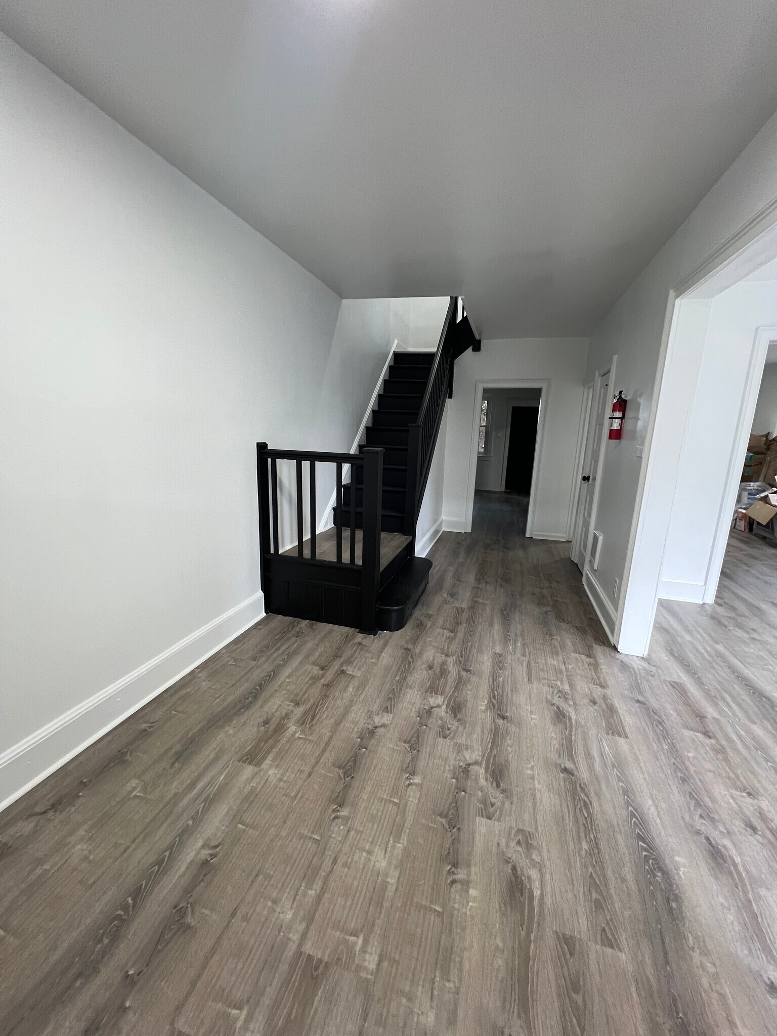 Building Photo - 919 Elsinore Pl