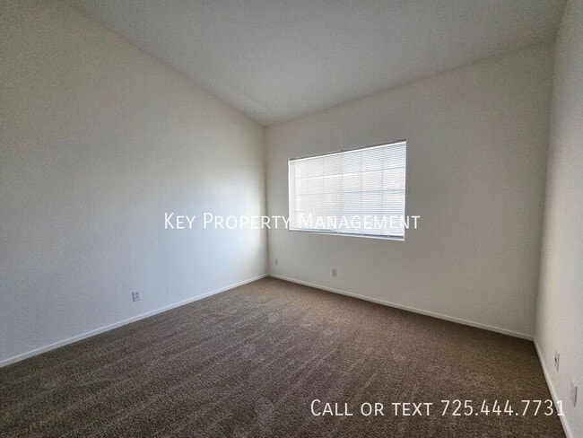 Building Photo - COZY 2 BED, 2 BATH UPSTAIRS CONDO* GATED C...