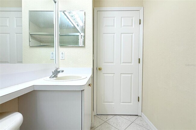 Building Photo - 13748 Meade Ct