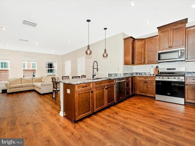 Building Photo - 9374 Seney Ln