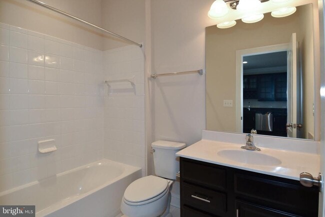 Building Photo - 810 Fair Winds Way