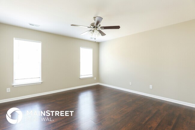 Building Photo - 604 Walnut Crossing Dr