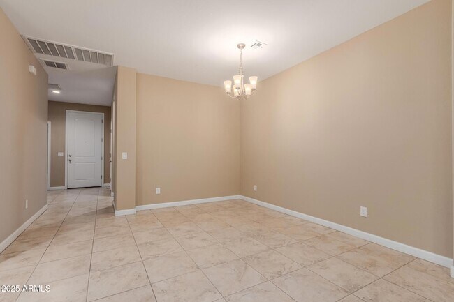Building Photo - 10743 W Bronco Trail