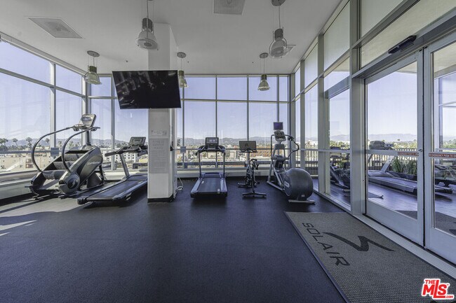 Building Photo - 3785 Wilshire Blvd