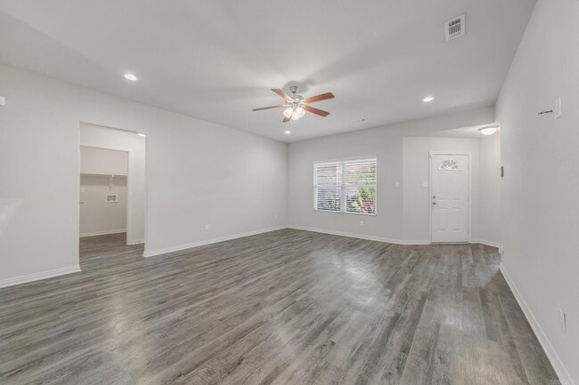 Building Photo - 1604 Lil Larry Dr