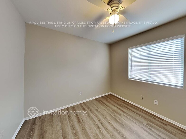 Building Photo - 10802 W Rio Vista Ln