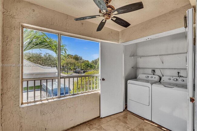 Building Photo - 2881 N Oakland Forest Dr