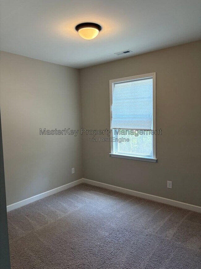 Building Photo - 727 Carraway Garden Dr