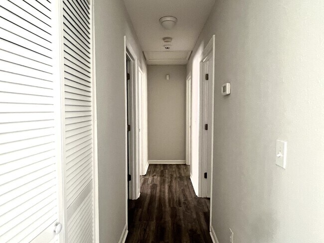 Building Photo - 4111 Glenshire Way