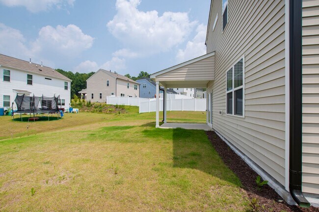 Building Photo - 413 Sunny Flds Dr