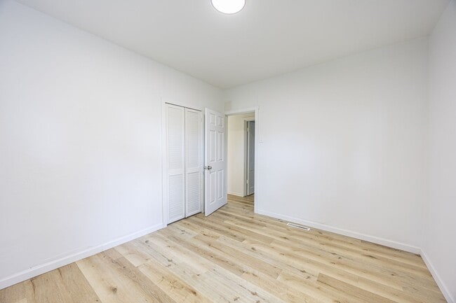 Building Photo - Newly Renovated 5 Bd/2 Bath Home in New Kensington