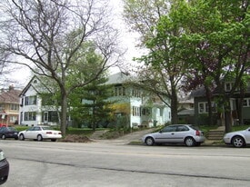 Building Photo - 3030-3032 N Downer Ave