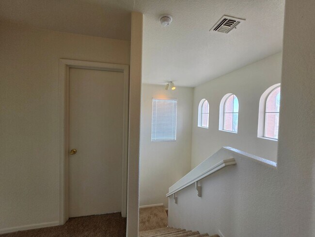 Building Photo - Graham Trail Phoenix