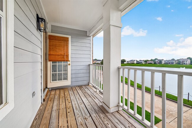 Building Photo - 6247 Settlers Lake Cir E