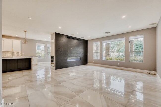 Building Photo - 136 S Buteo Woods Ln