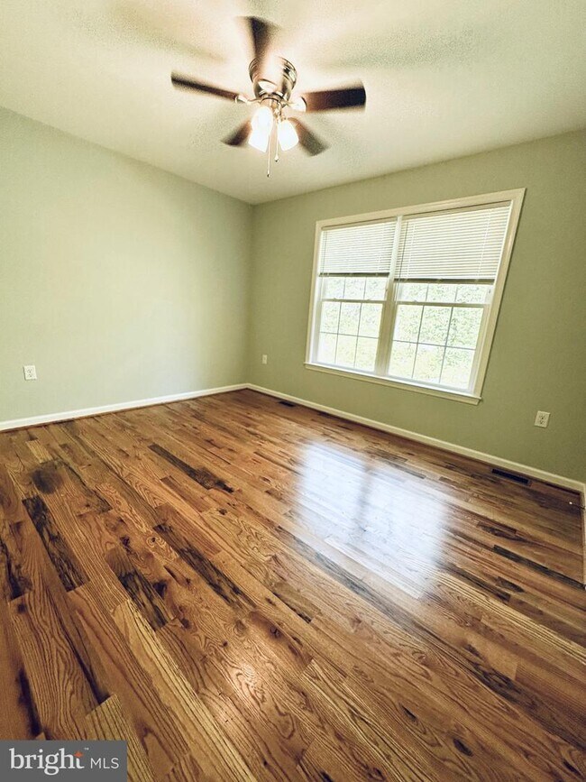 Building Photo - 101 Brier Rabbit Ct