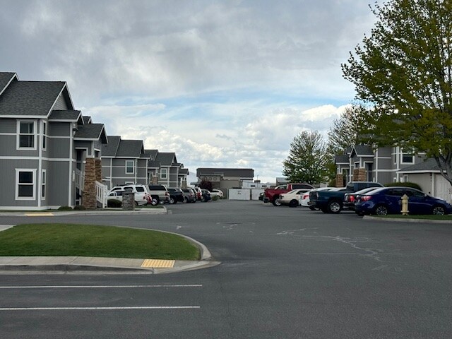 Building Photo - 6405 Chapel Hill Blvd