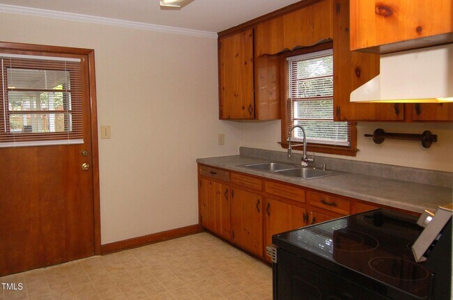 Building Photo - 3206