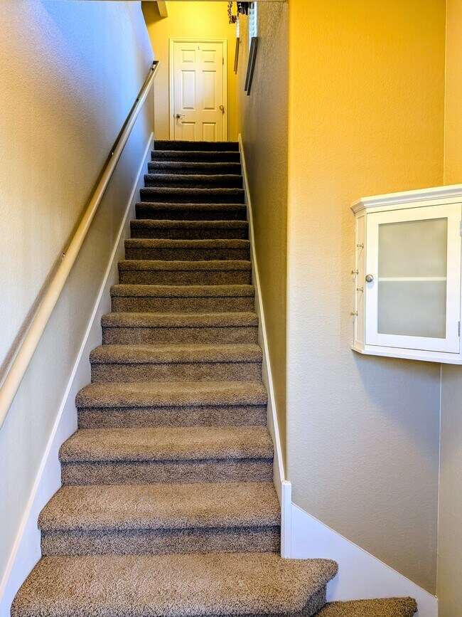 Building Photo - 2421 Owens Ave