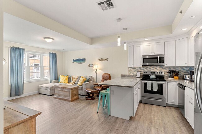 Building Photo - 128 Ashworth Ave