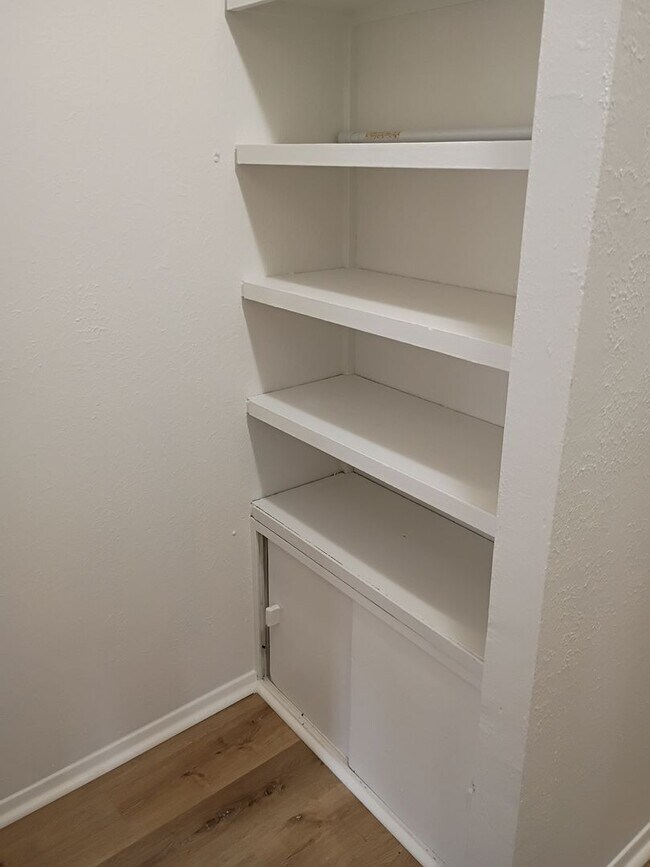 Building Photo - Updates....Updates.....Updates!!!! 3 Bed 2 Bath Home with detached garage!