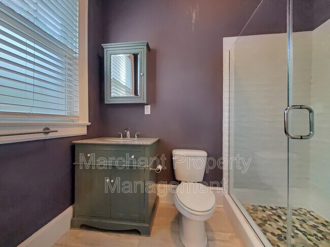 Building Photo - 9 David St