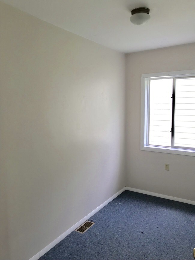 Building Photo - 12 Porter St