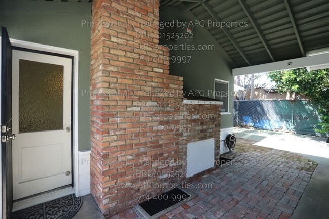 Building Photo - 919 W Wilshire Ave