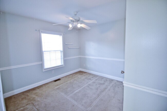 Building Photo - 1491 Mayfair Dr