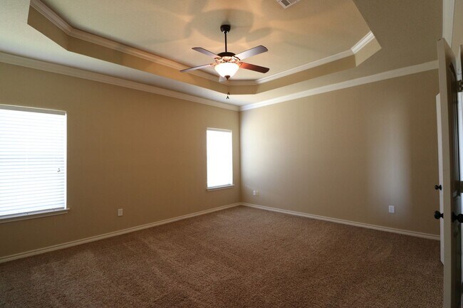 Building Photo - Stallion 3101 - 3105