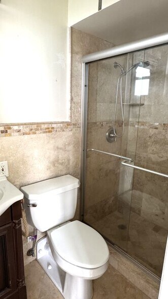 Building Photo - 2760 Banyan Rd