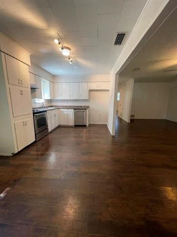 Building Photo - 403 Live Oak St