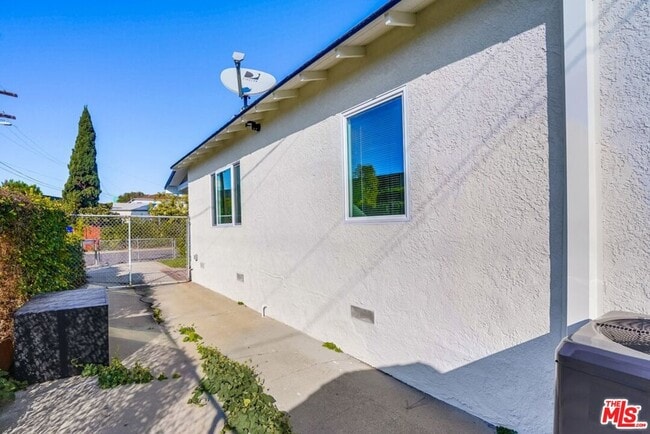Building Photo - 11310 Argan Ave