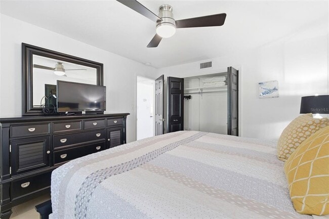 Building Photo - 5280 Coquina Key Dr SE