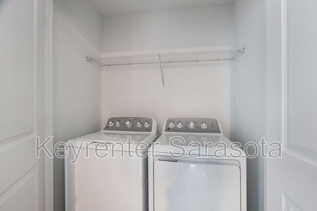 Building Photo - 8717 Winter Breeze Wy