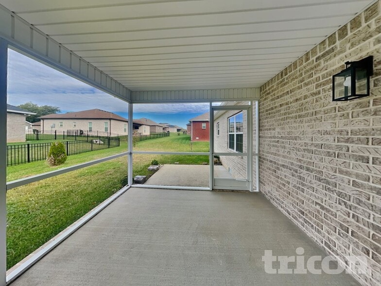 Building Photo - 424 Mya Marie Dr