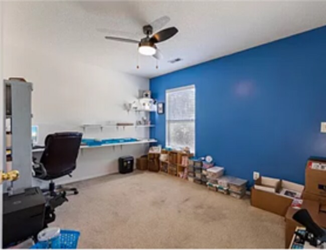 Building Photo - 825 Ashleaf Dr