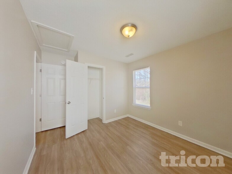 Building Photo - 340 Peachtree Rd