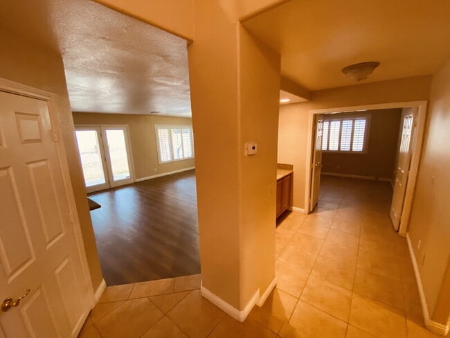 Building Photo - 8217 Ocean Terrace Way