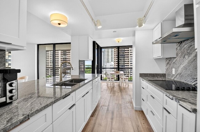 Building Photo - 4000 N Ocean Dr