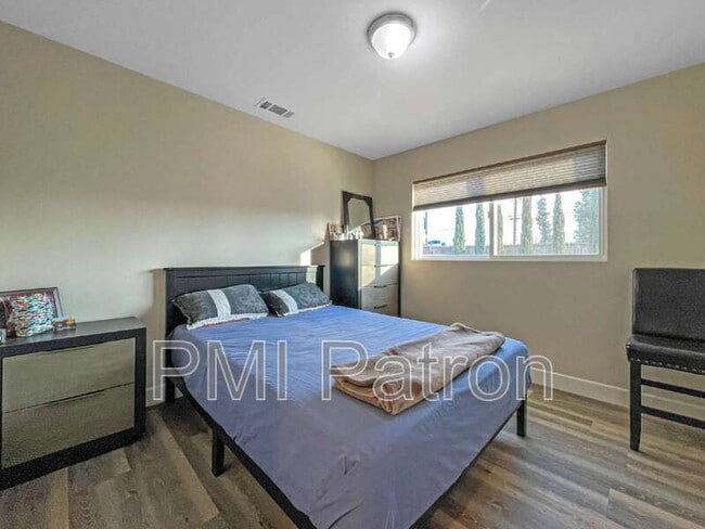 Building Photo - 6724 Sequoia Dr