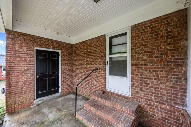 Building Photo - 204 W McNeill St