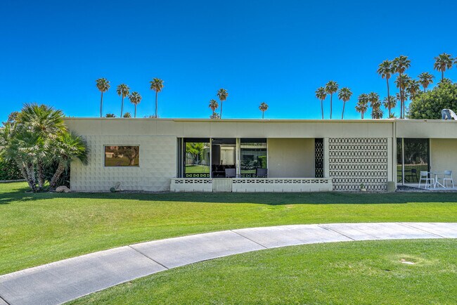 Building Photo - 74 Lakeview Dr