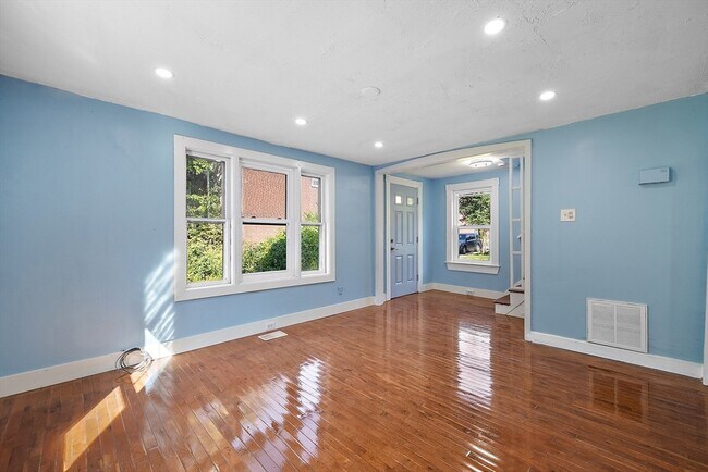 Building Photo - 86 Jackson Ave