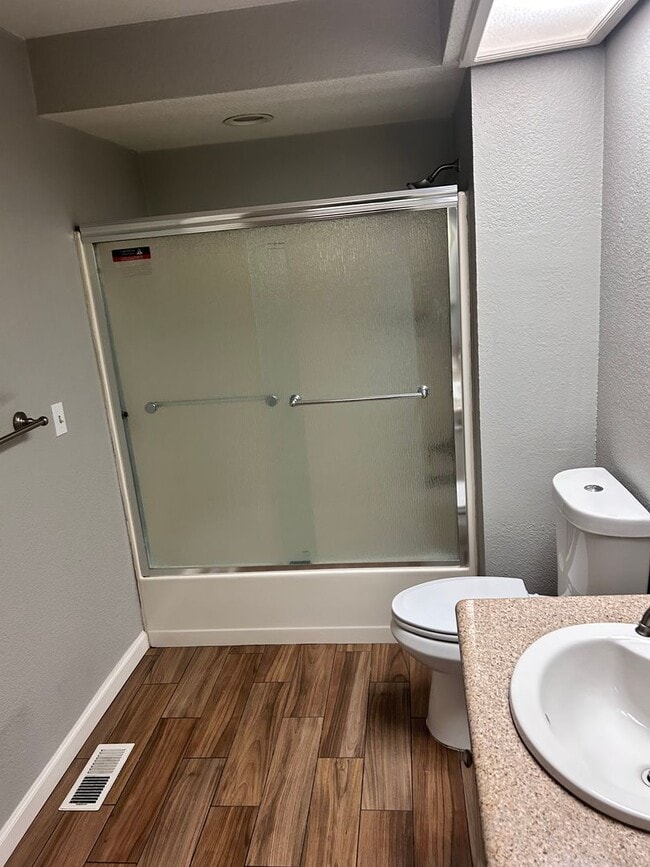 Building Photo - 3 Bedroom/3 Bath Tiffany Estates Ripon Ca