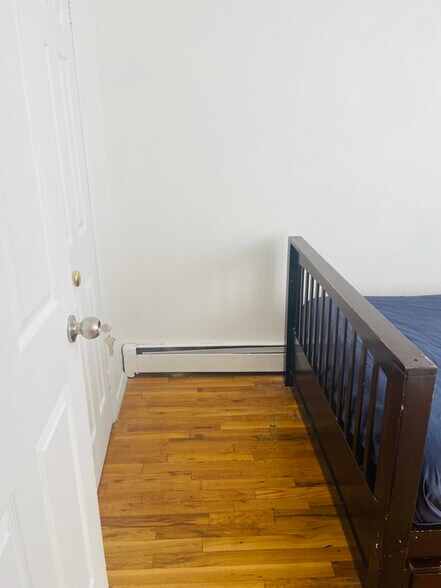 Building Photo - 1264 Sheridan Ave